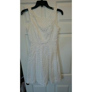 White house black market white dress size 0